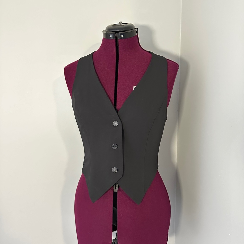 Fashion Nova Suit Vest in black with buttons